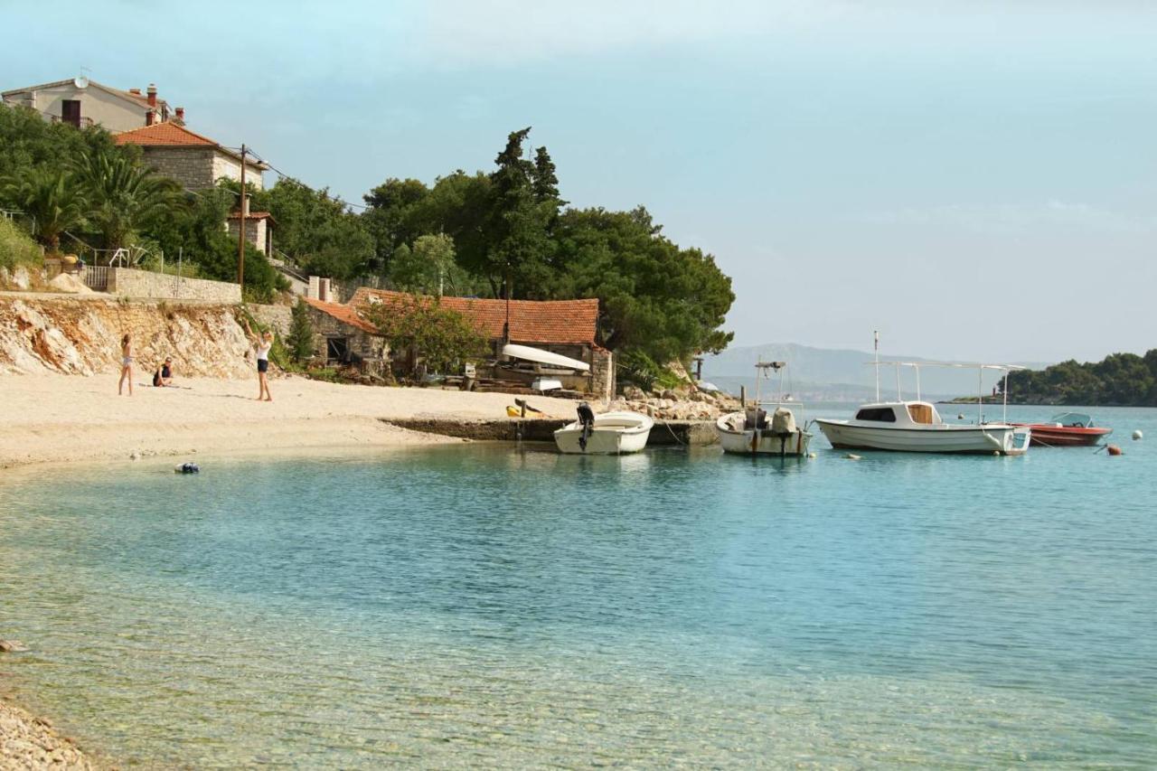 Villa Del Mar: Luxury Seaside Retreat With Heated Pool And Kayaks